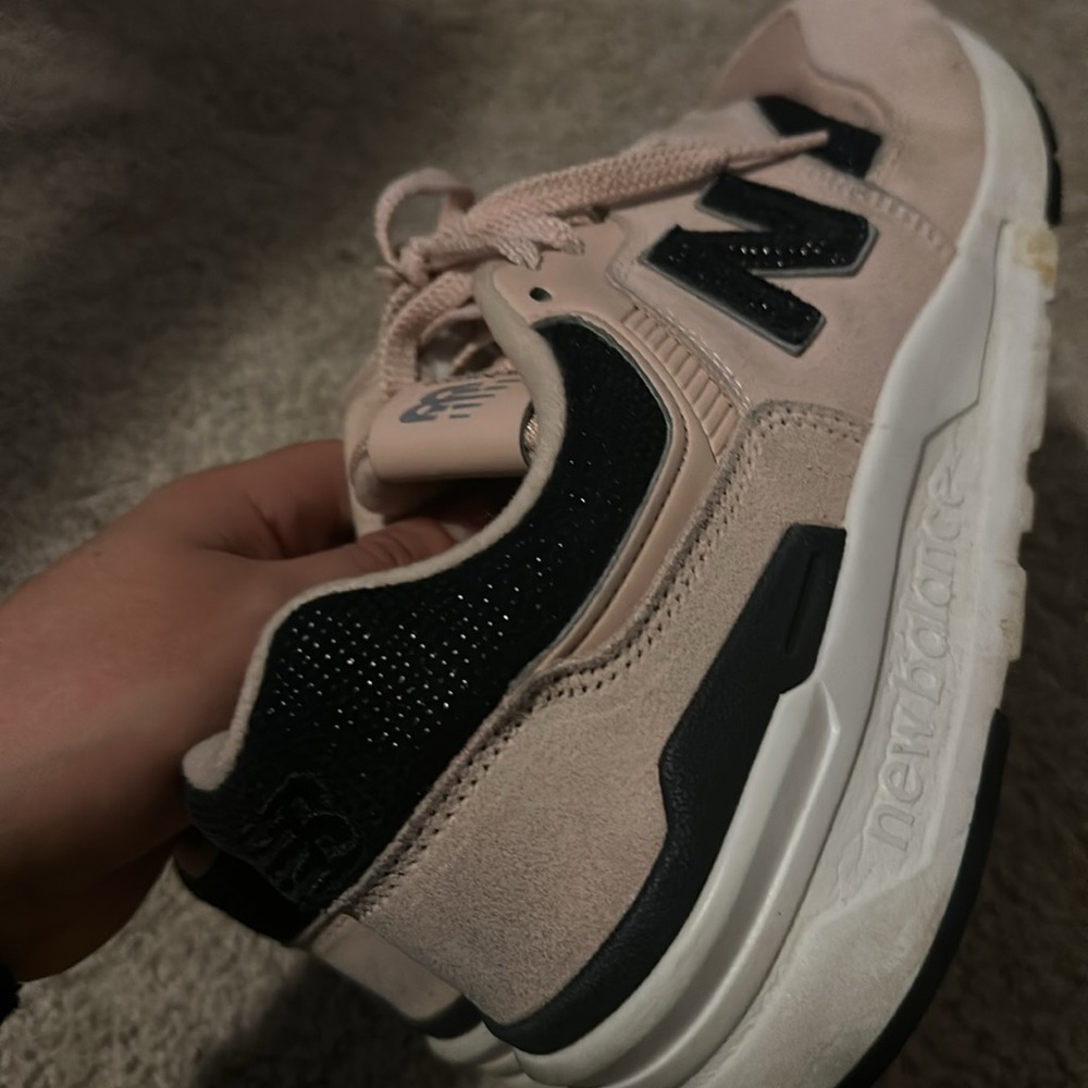 New Balance Light Pink & Sequin Black 997H Sneakers - Picture 3 of 6